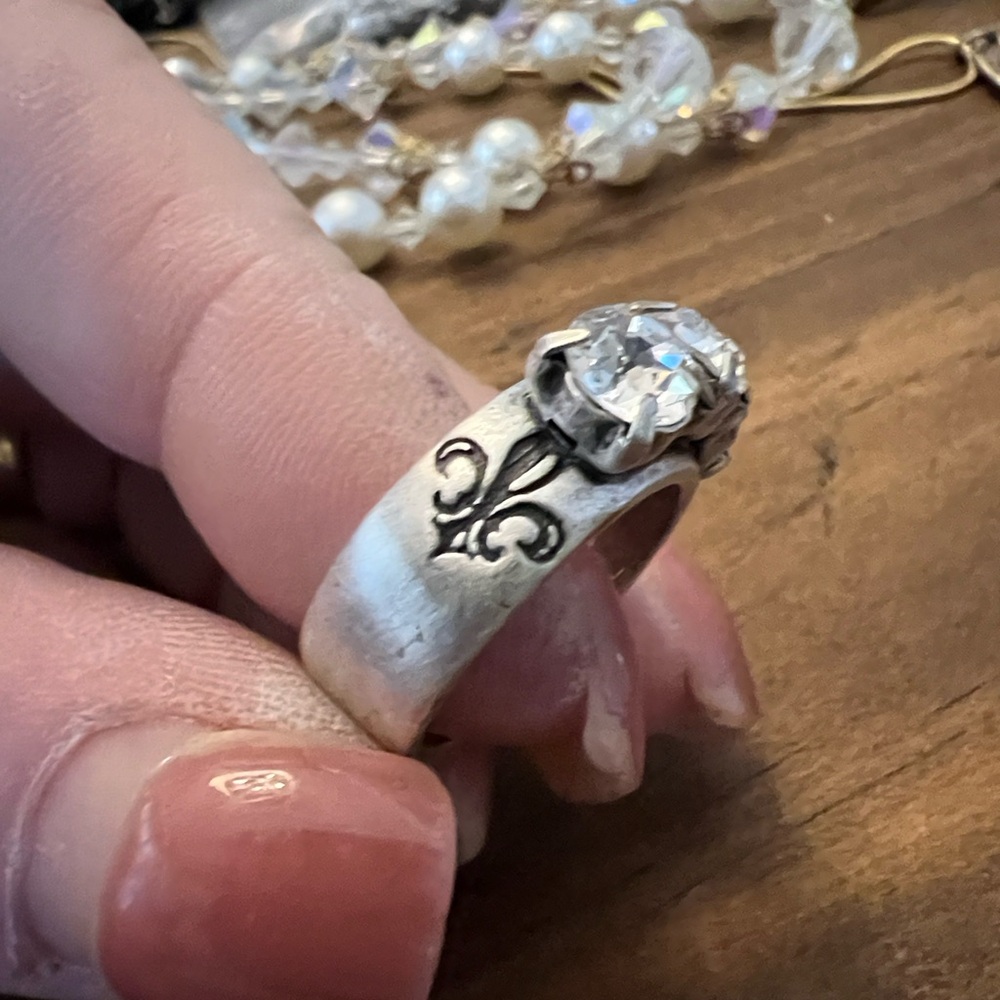 French KANDE~Classic Three-Stone Silver Ring with Clear Crystals - Picture 2 of 4